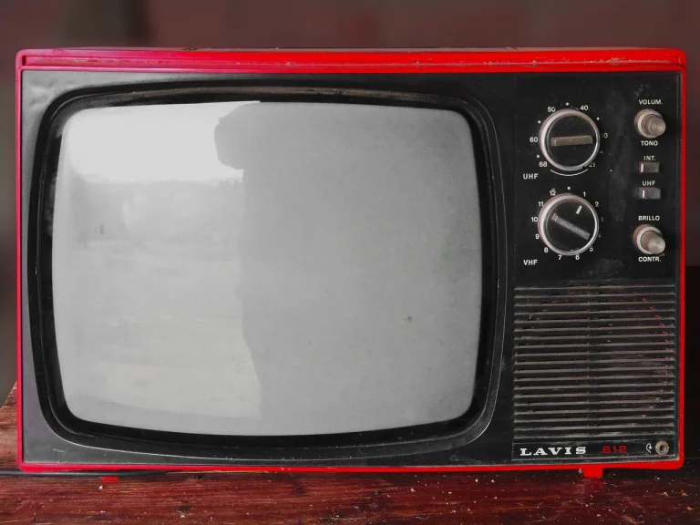 buna seara, gazda aleasa: versuri memorabile la tv